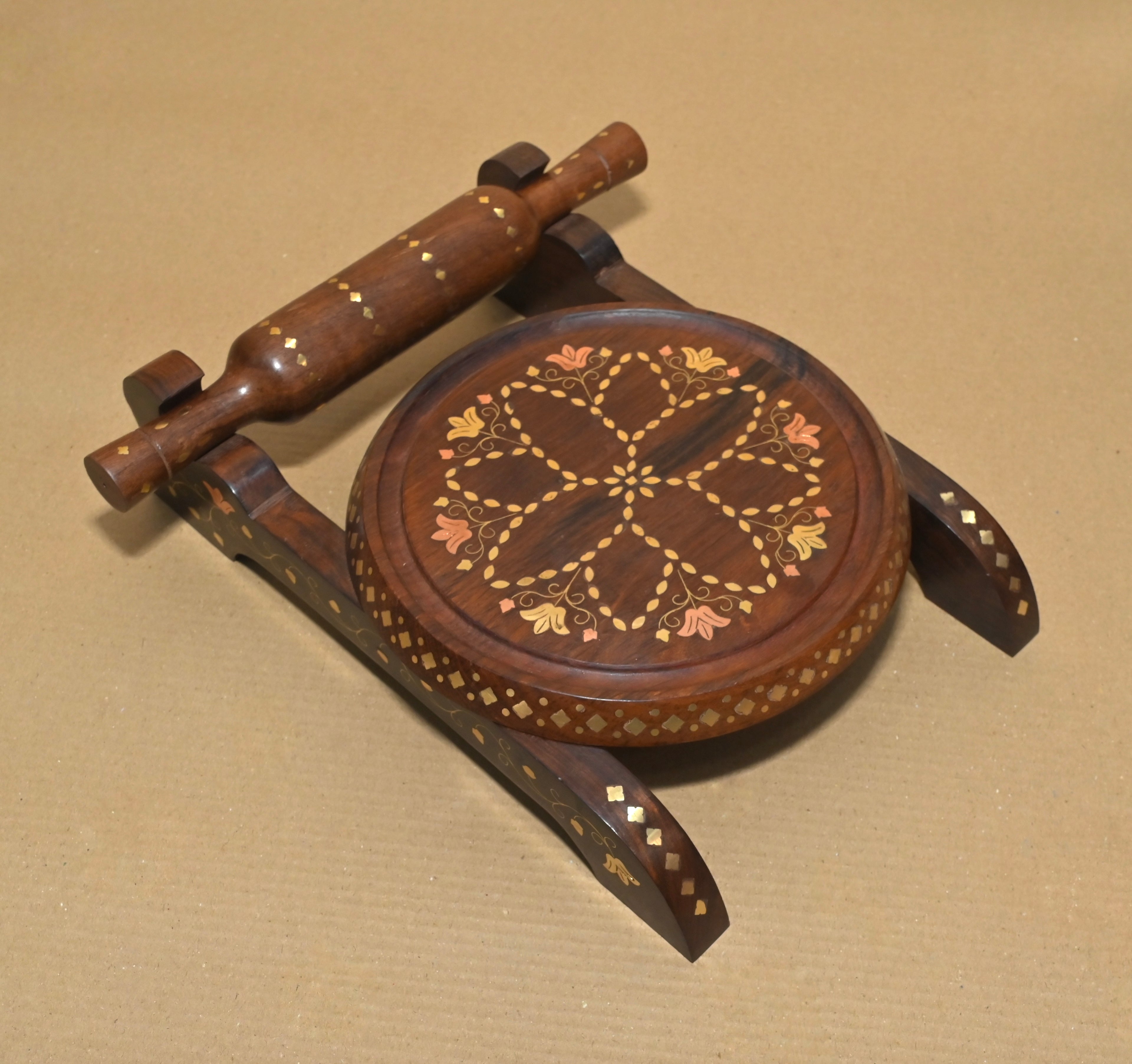 Handcrafted Wooden Chakla Belan Set – Premium Floral Inlay Rolling Board & Rolling Pin